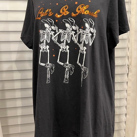 Let's Go Ghoul Graphic Tee - Picture 1 of 4